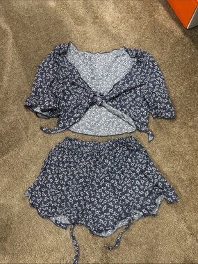 Navy Floral Tie-Front Crop Top & Shorts Set